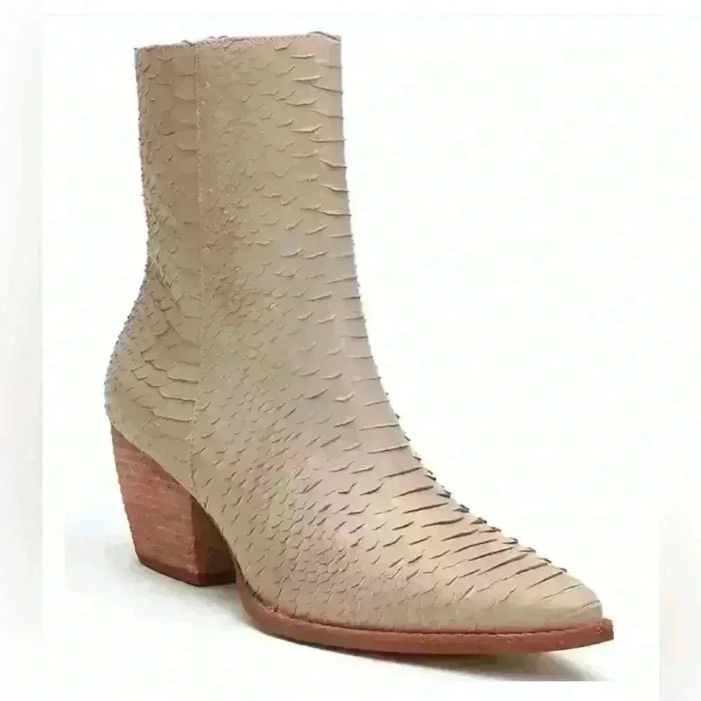 Matisse Caty Women’s Ivory Snake Embossed Leather AnkleSide Zip Pointed Toe 10 M